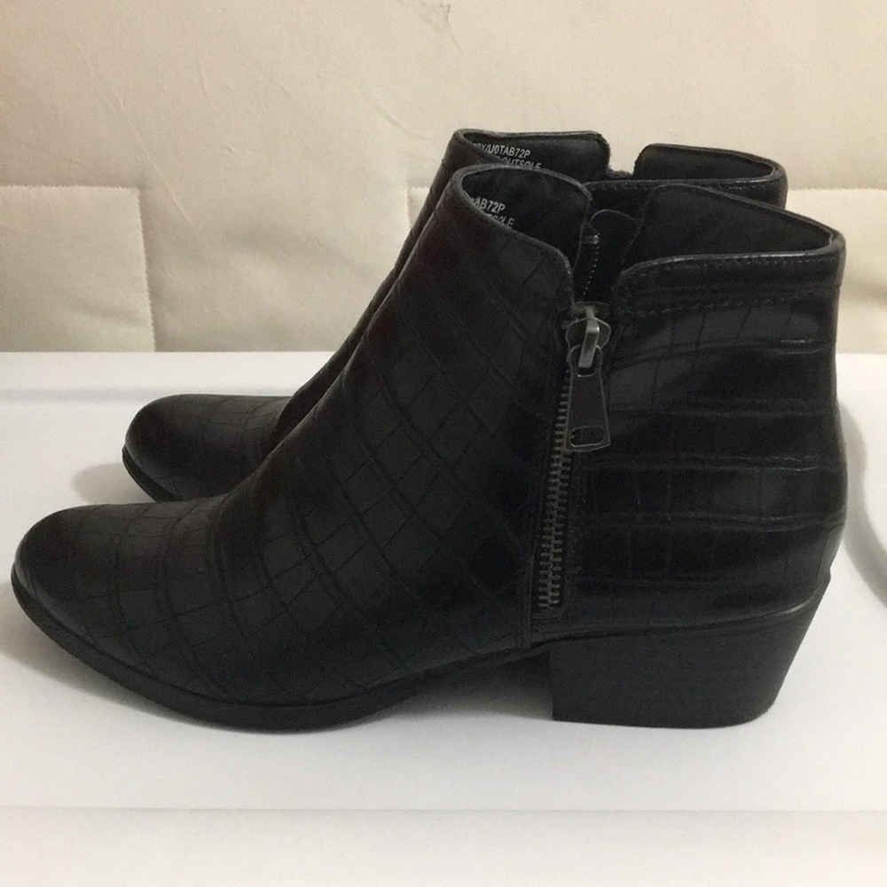 NWOT Boots basic for work